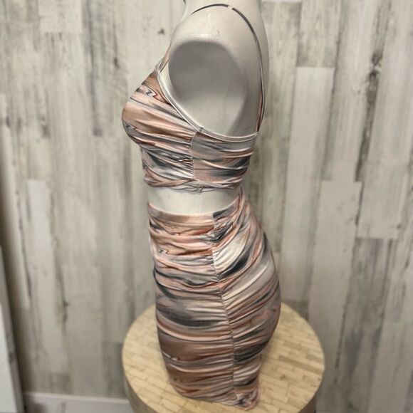 Two piece set - Picture 2 of 5